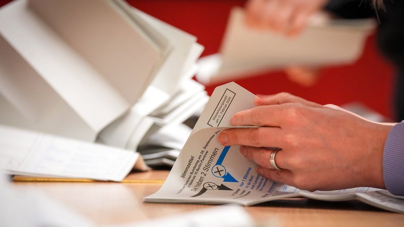 Das Aus der Ampel-Koalition und die vorgezogenen Neuwahlen stellen Kleinparteien wie Volt vor Herausforderungen. | Bild: dpa-Bildfunk/Soeren Stache Das Aus der Ampel-Koalition und die vorgezogenen Neuwahlen stellen Kleinparteien wie Volt vor Herausforderungen.