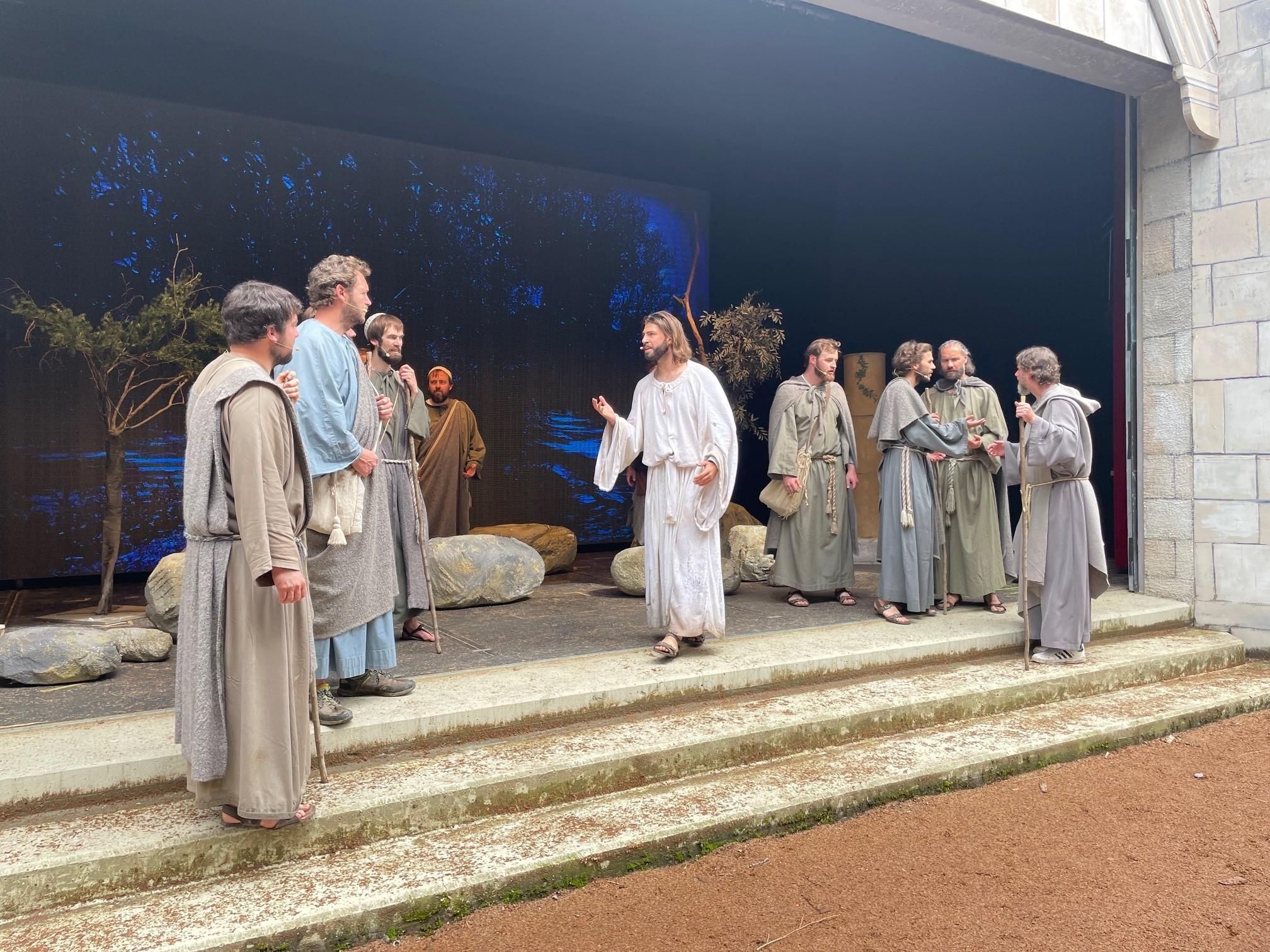 Bei den aktuellen Proben für die Fränkischen Passionsspiele in Sömmersdorf. 