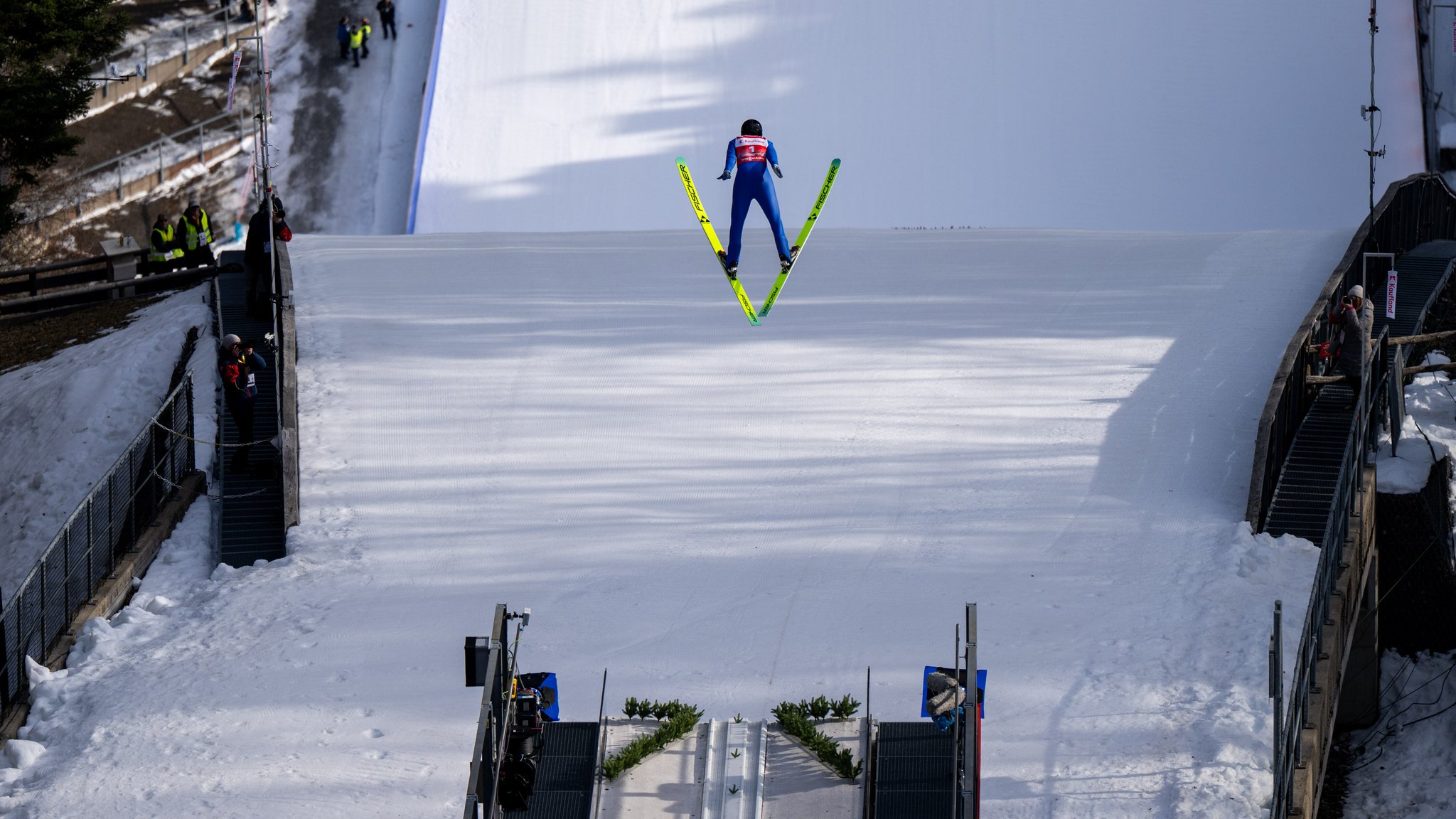 Skisprungschanze in Oberstdorf | Bild: picture alliance / Eibner-Pressefoto | Memmler Skisprungschanze in Oberstdorf