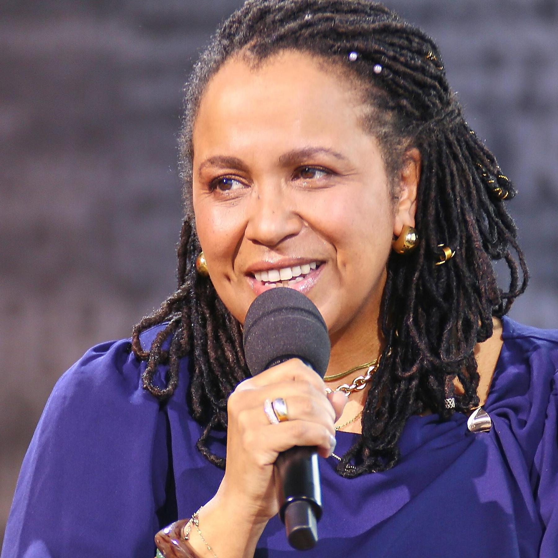 Zuhause ist das Gefühl von Zugehörigkeit: Tupoka Ogette