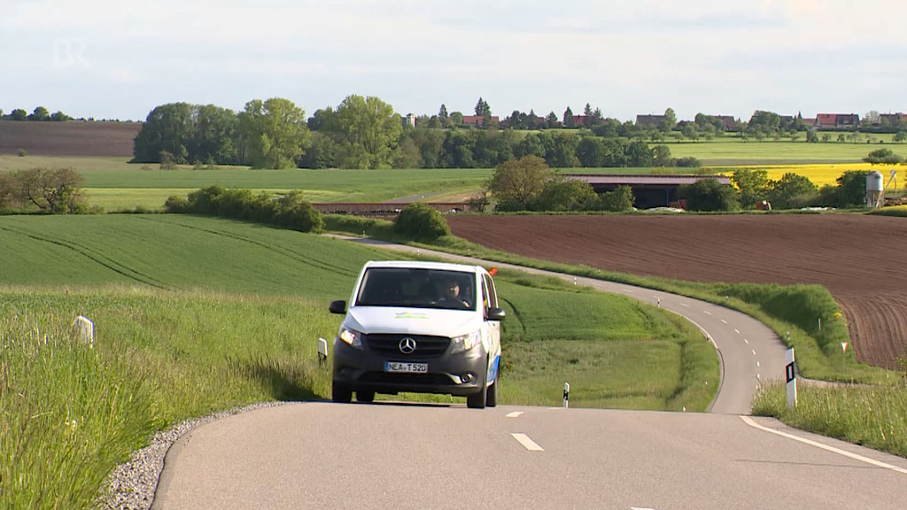 Eine Zukunft ohne Privatauto ist vor allem in ländlichen Regionen kaum vorstellbar. | Bild: BR Eine Zukunft ohne Privatauto ist vor allem in ländlichen Regionen kaum vorstellbar.