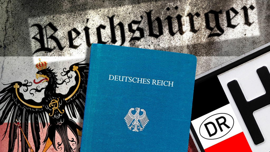 Symbolfoto: Reichsbürger-Pässe, Reichsadler und Reichsbürger-Nummernschild
