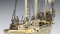 Detail eines goldenen Schiffpokals | Bild:© Bayerisches Nationalmuseum, München Foto: Bastian Krack