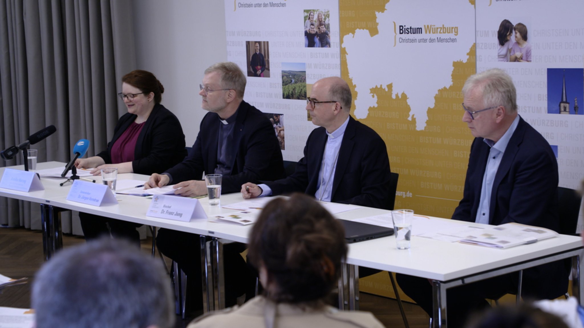 Pressekonferenz ein Jahr nach Veröffentlichung des Missbrauchsgutachtens im Bistum Würzburg, unter anderem mit Bischof Jung.