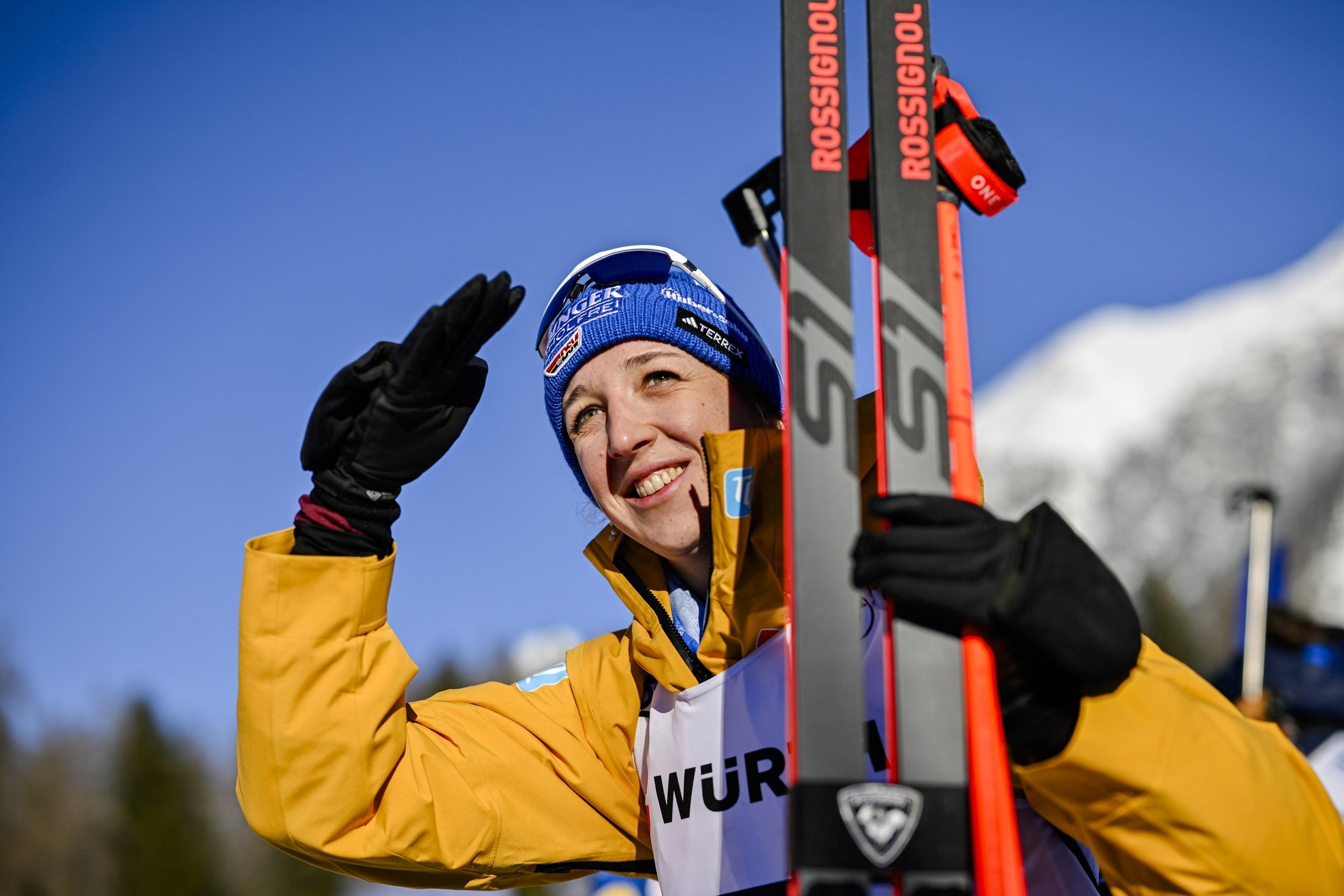 16.12.2023, Schweiz, Lenzerheide: Biathlon: Weltcup, Verfolgung 10 km, Damen. 
Franziska Preuß aus Deutschland reagiert nach dem Rennen. Foto: Gian Ehrenzeller/KEYSTONE/dpa +++ dpa-Bildfunk +++