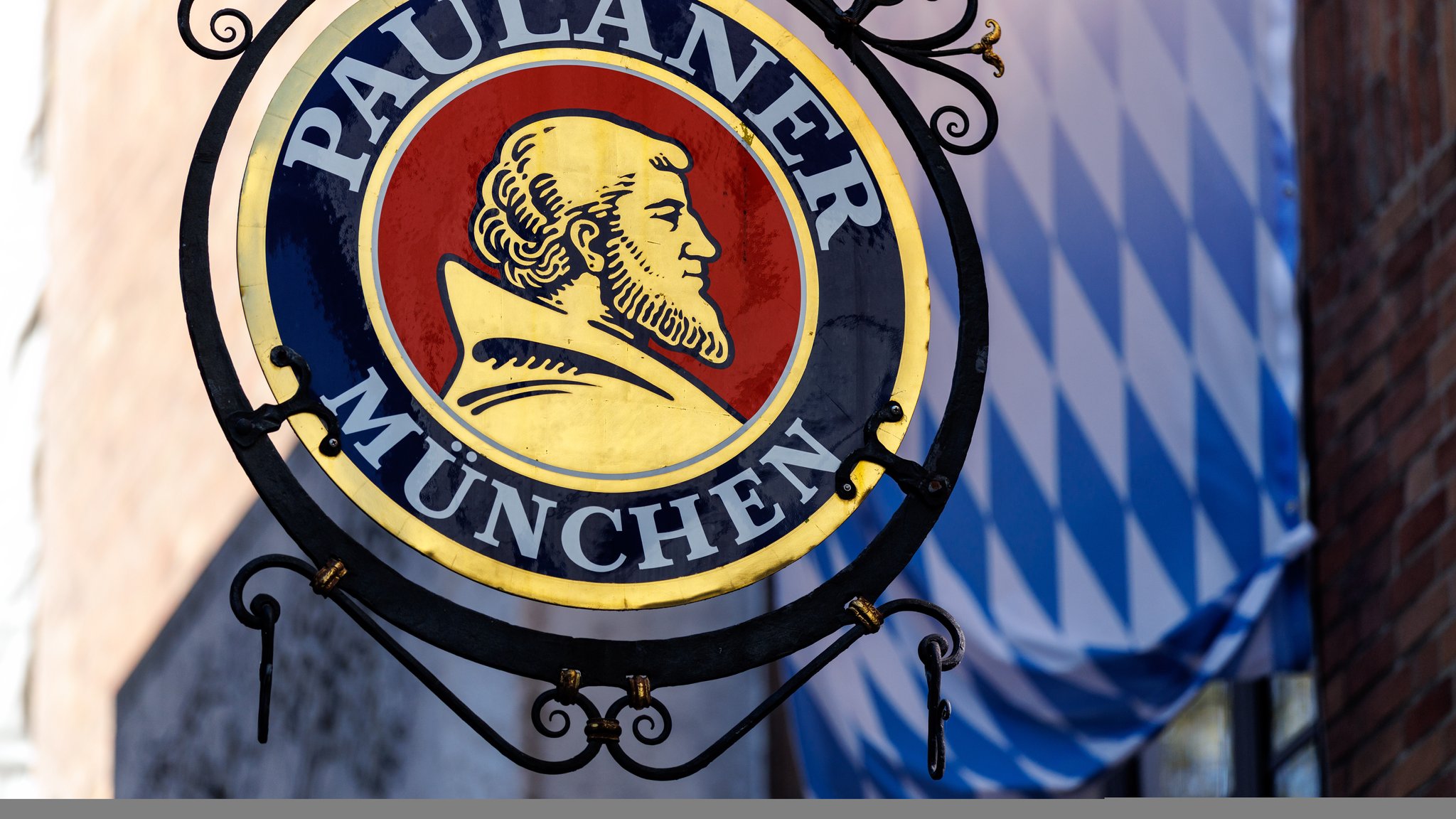 Wie der "Paulanergarten" zum Internet-Meme wurde