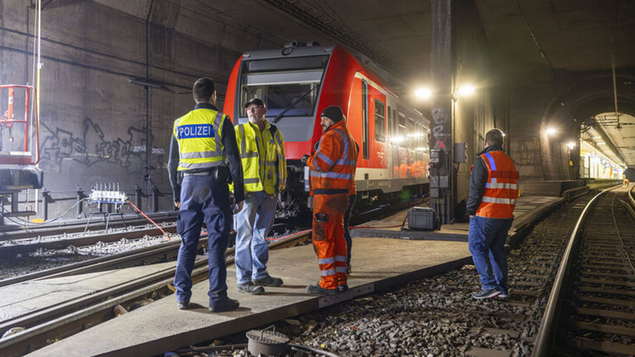 Stammstrecke München - Zug an Isartor entgleist