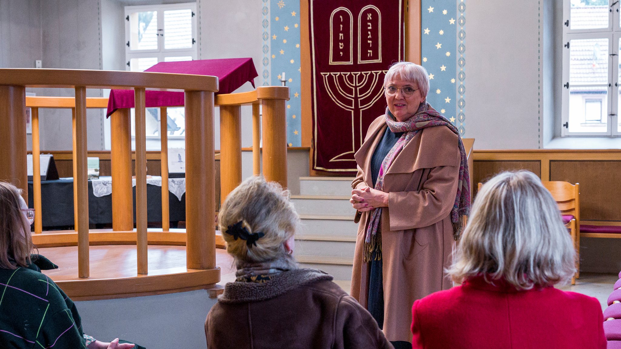 Nach Brandanschlag auf Synagoge: Claudia Roth in Ermreuth