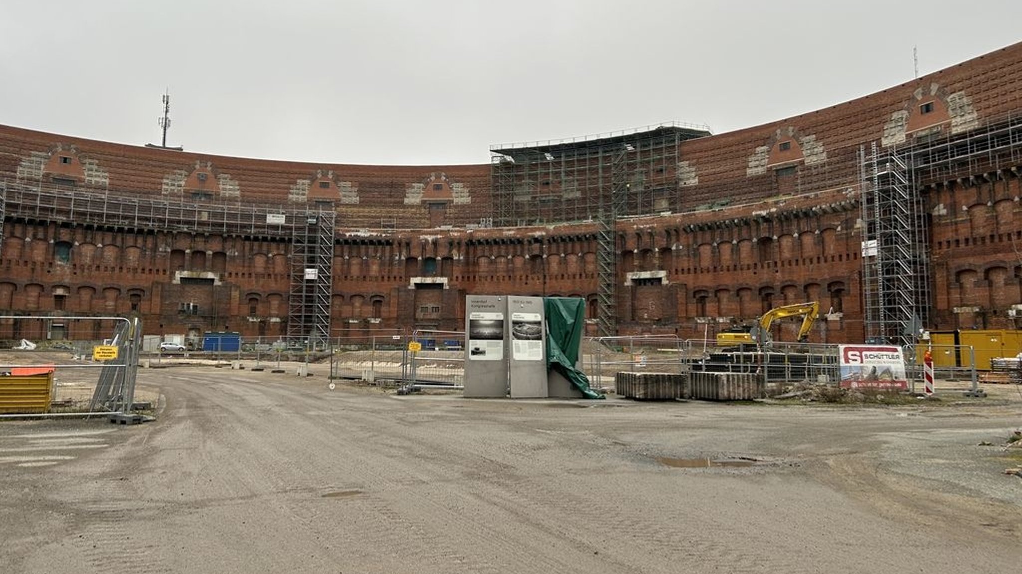 Kongresshalle Nürnberg Innenhof - Anfang Dezember 2024