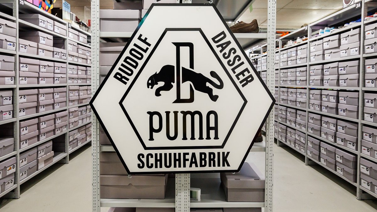 Puma-Lager und -Archiv mit altem Logo