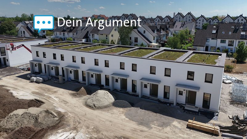 Neubauwohnungen in Kirchheim bei München: Bis so eine Häuserreihe steht, müssen rund 4.000 Vorschriften berücksichtigt worden sein.