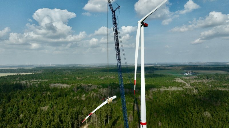 Bayerns derzeit größtes Windrad wird derzeit bei Eichstätt errichtet. | Bild: BR/Axel Mölkner-Kappl Bayerns derzeit größtes Windrad wird derzeit bei Eichstätt errichtet.