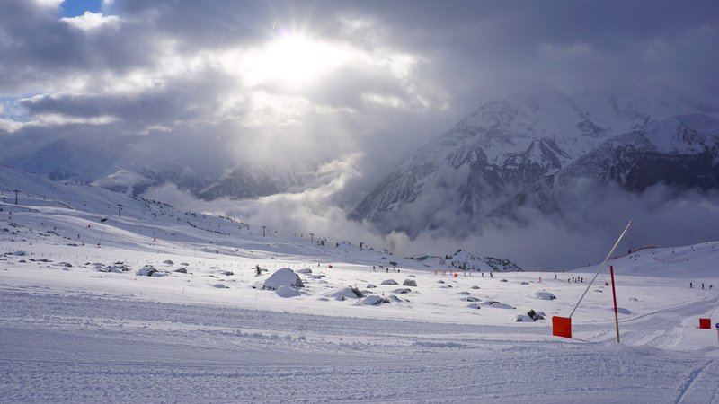 Nebel in einem Skigebiet in Österreich (Archiv- und Symbolbild) | Bild: picture alliance / Fotostand/ Freitag Nebel in einem Skigebiet in Österreich (Archiv- und Symbolbild)