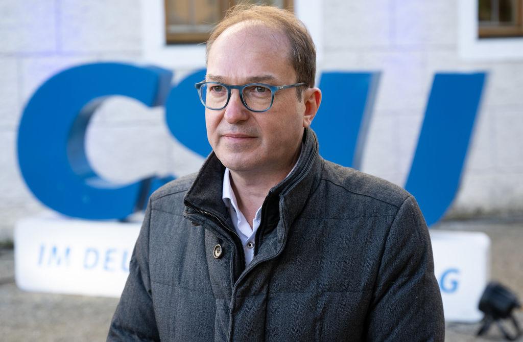 Alexander Dobrindt, CSU-Landesgruppenchef, gibt bei der Winterklausur der CSU im Bundestag im Kloster Seeon 2023 ein Statement