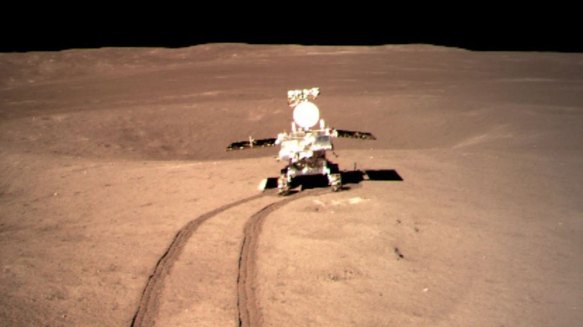 Der Mond-Rover Yutu-2, übersetzt Jadehase 2, untersucht mit spektroskopischen Beobachtungen die der Erde abgewandte Seite des Mondes.