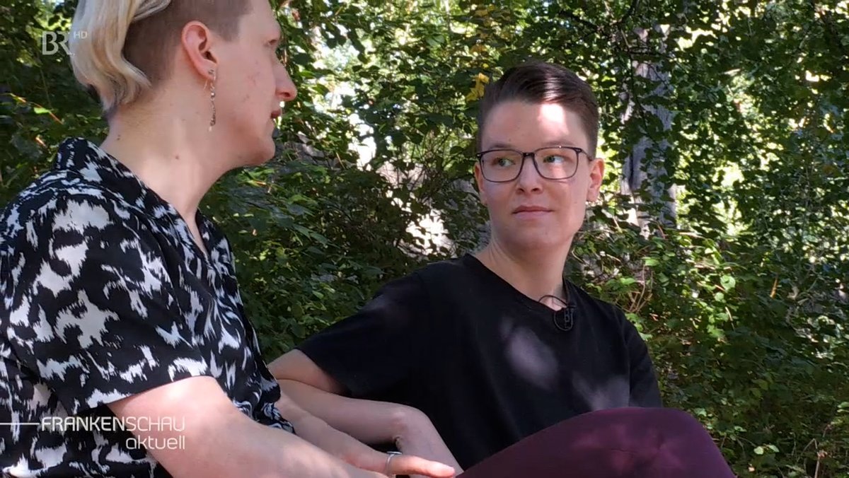 "Wahnsinnig mutig": Würzburger Stadtrat outet sich als trans