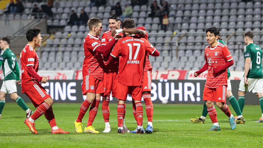 FC-Bayern-Amateure jubeln beim Sieg gegen Buchbach in der Regionalliga Bayern