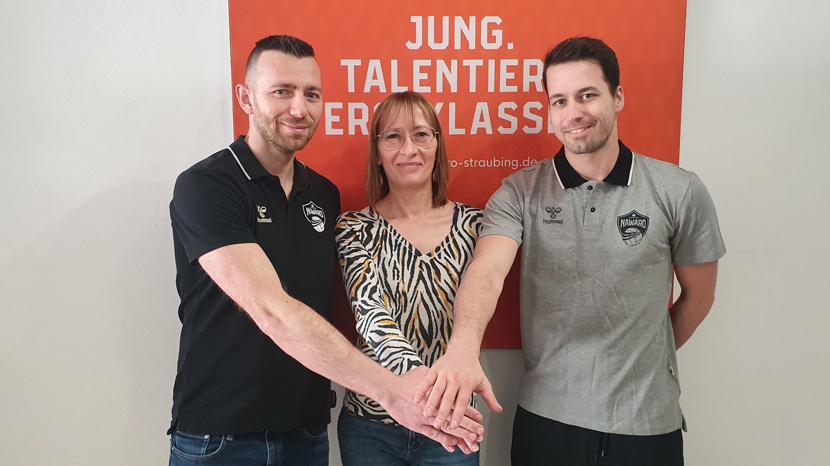Gemeinsam wollen sie den Spaß am Volleyball zurück nach Straubing bringen: Trainer Lukasz Przybylak, Managerin Ingrid Senft und Co-Trainer Bernhard Prem 