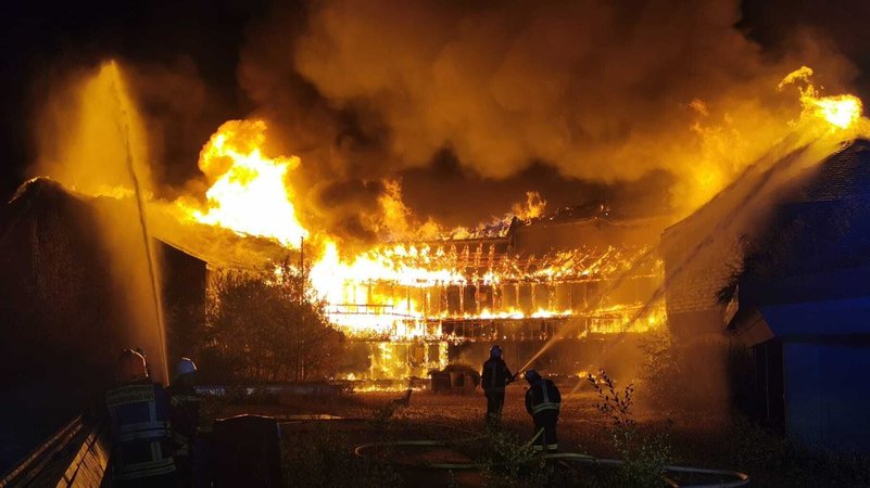 Das Hotel brannte komplett aus