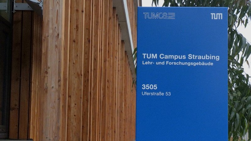 An der Außenstelle der TU München in Straubing ist heute ein Neubau für "Nachhaltige Chemie" eröffnet worden. 