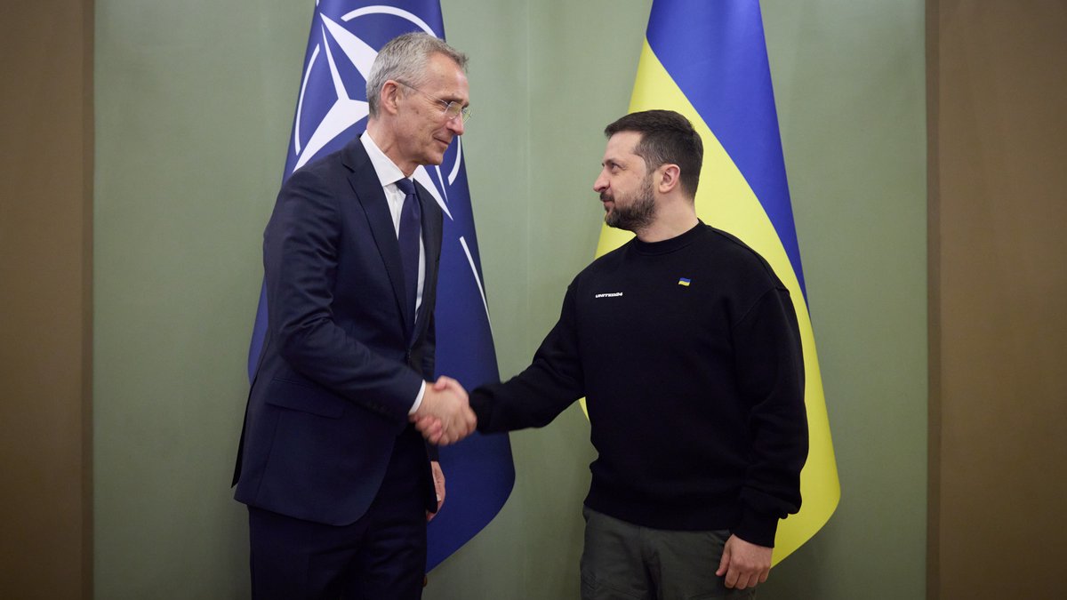 Nato Generalsekretär Jens Stoltenberg trifft in Kiew am 20.04.2023 auf Wolodymyr Selenskyj.