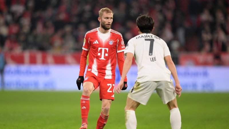 Konrad Laimer (FC Bayern) und Jae-Sung Lee (Mainz 05) | Bild: picture-alliance/dpa Konrad Laimer (FC Bayern) und Jae-Sung Lee (Mainz 05)