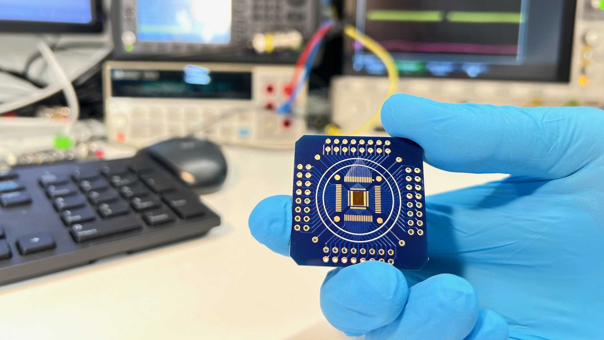 Sensorchip der ETH Zürich (Prototyp) soll helfen die Echtheit von Bildern zu beweisen.