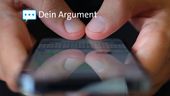 Tippende Finger auf einem Smartphone (Symbolbild) | Bild:pa/dpa/Karl-Josef Hildenbrand