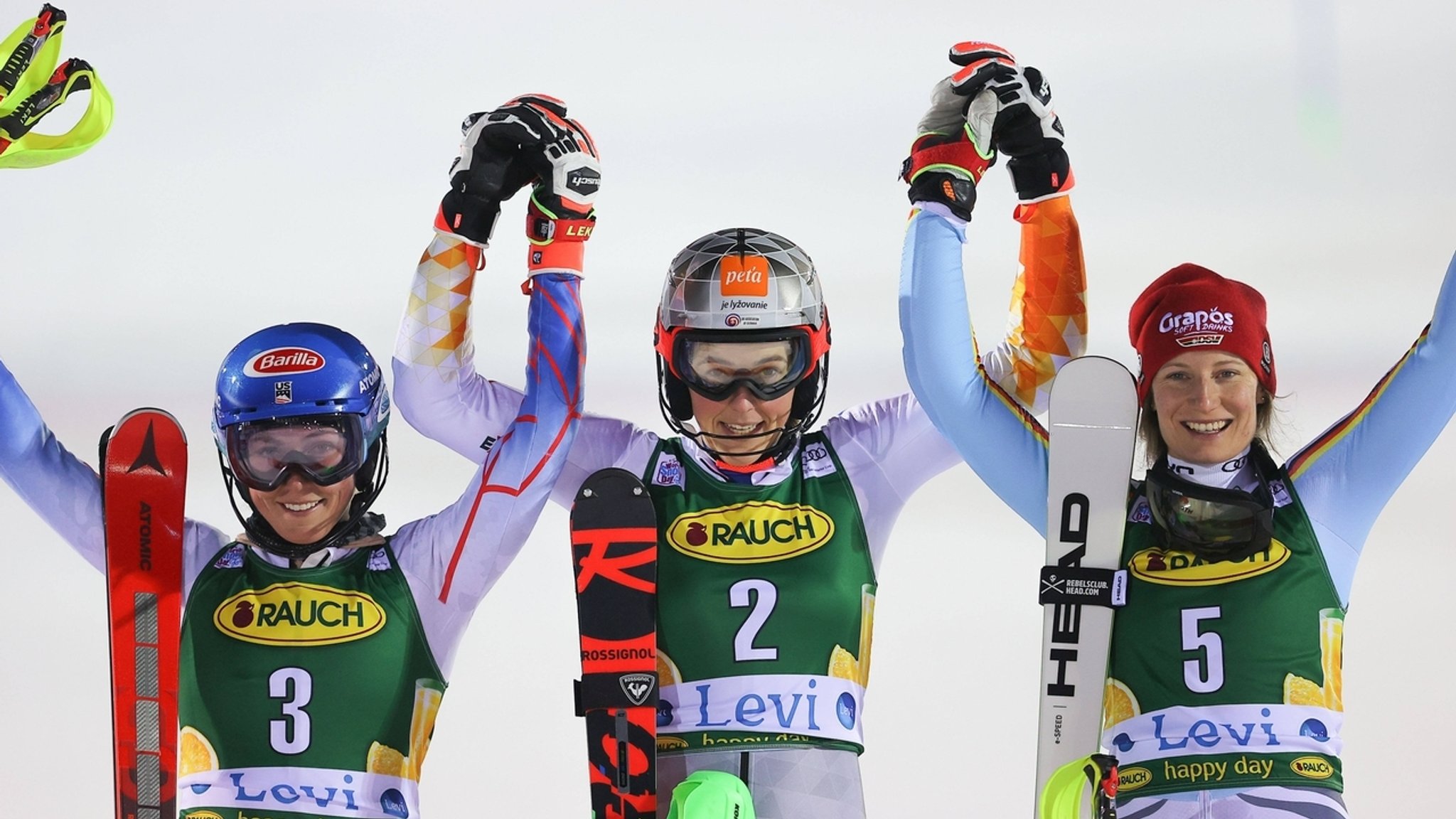 Siegerpodest in Levi (v.l.) Mikaela Shiffrin, Petra Vlhová, Lena Dürr