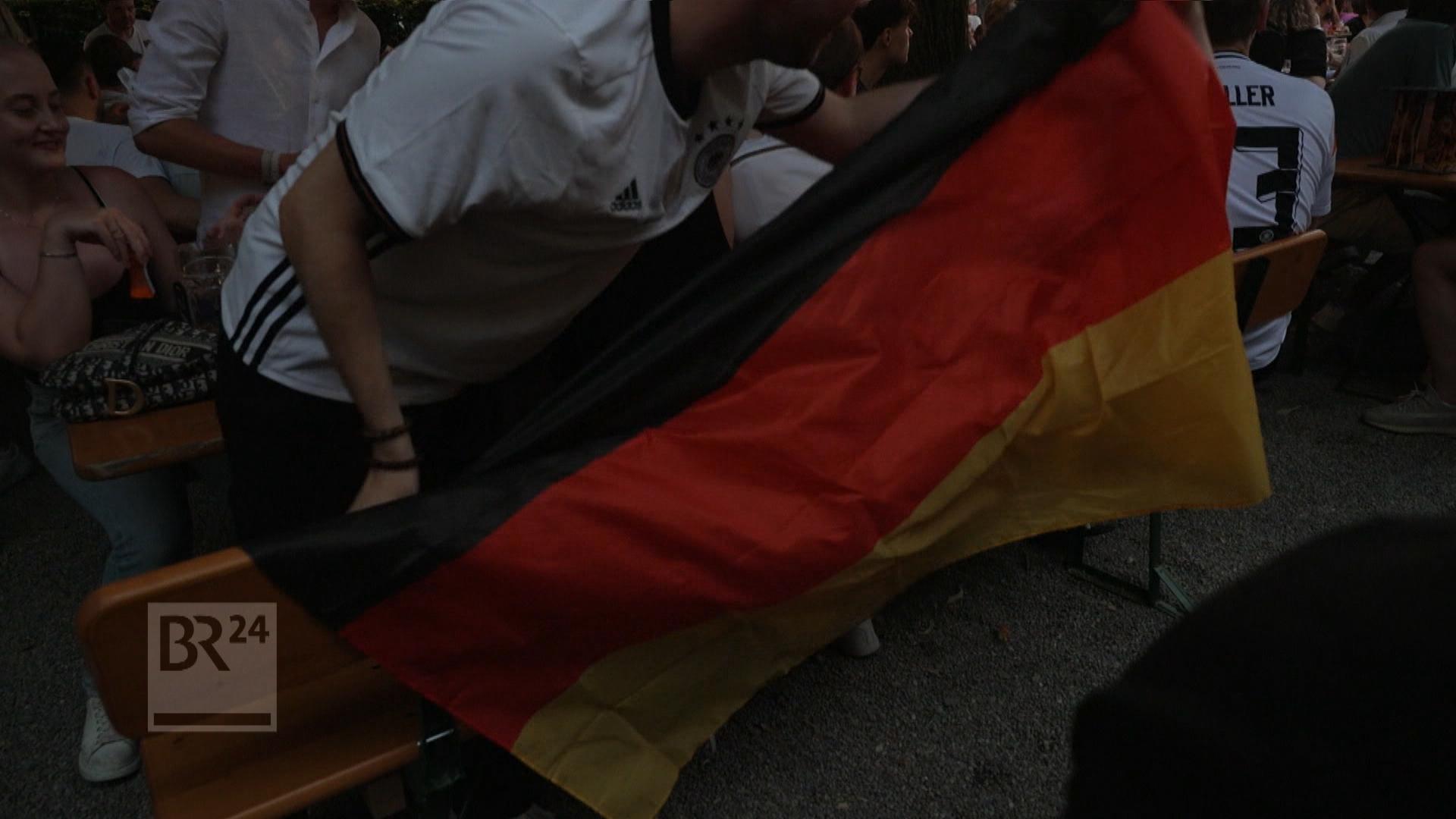 Fans feiern Einzug der DFB-Elf ins Viertelfinale