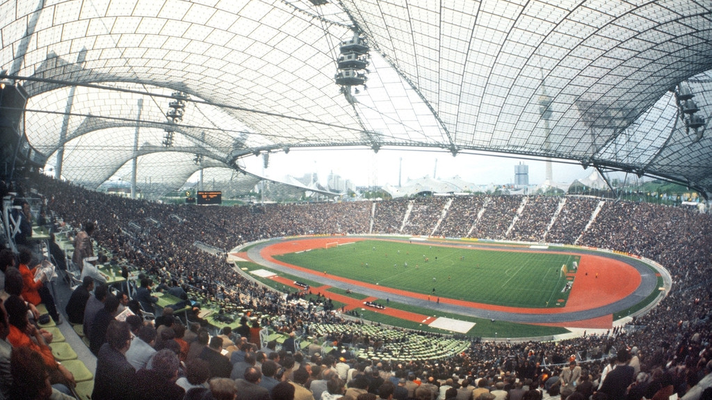 Blick ins Münchner Olympiastadion am 26. Mai 1972