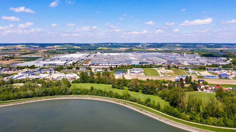Luftaufnahme vom BMW-Werk in Dingolfing.