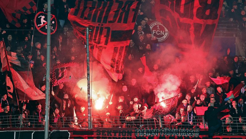 Das Spiel zwischen Nürnberg und Dresden gilt als Hochrisikopartie | Bild: picture alliance / Sportfoto Zink / Daniel Marr | Sportfoto Zink / Daniel Marr Das Spiel zwischen Nürnberg und Dresden gilt als Hochrisikopartie