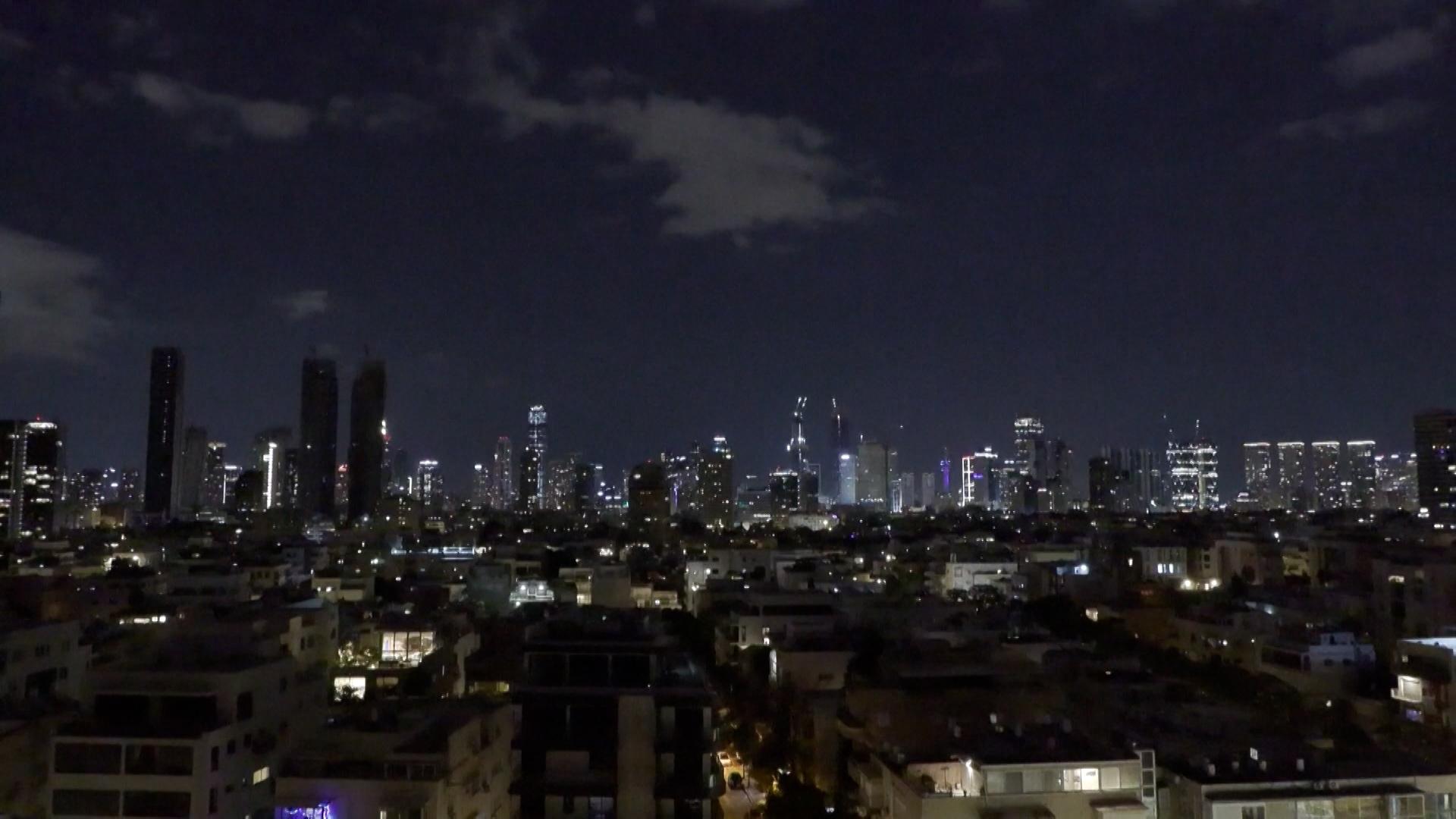 Der Iran hat seine Angriffe auf Israel, Saudi Arabien und Katar fortgesetzt. Israel hat seinerseits die Hisbollah-Miliz im Libanon angegriffen.