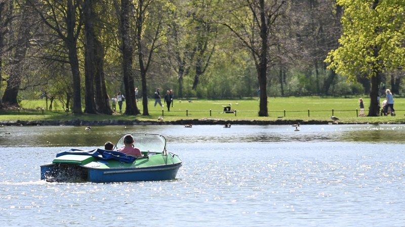 Sommer im April: Bis zu dreißig Grad am Wochenende | Bild: pa/dpa/Katrin Requadt Sommer im April: Bis zu dreißig Grad am Wochenende