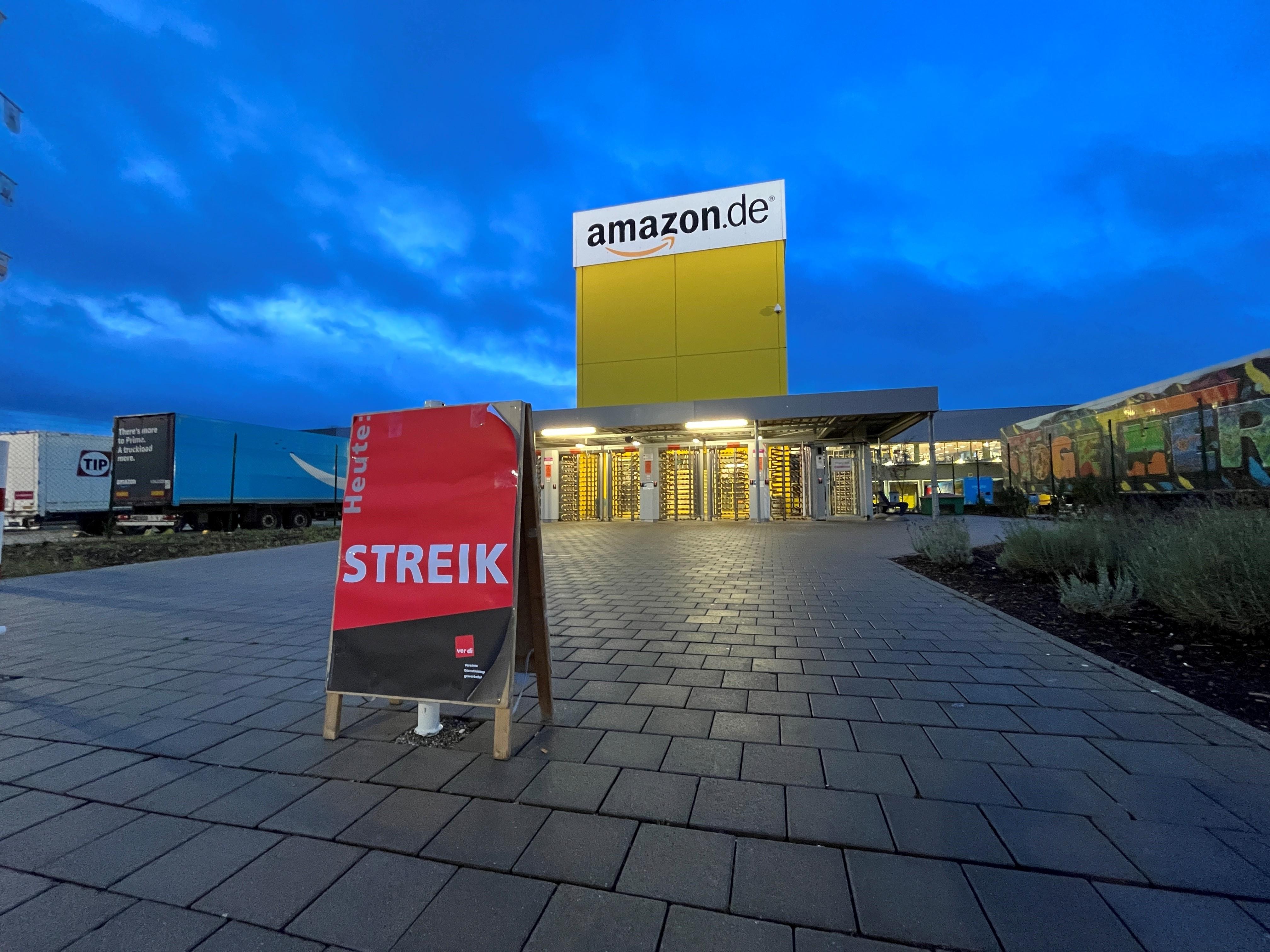 Bei Amazon in Graben kommt es immer wieder zu Streiks.