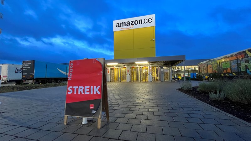 Bei Amazon in Graben kommt es immer wieder zu Streiks. | Bild: BR/ Thomas Pösl Bei Amazon in Graben kommt es immer wieder zu Streiks.
