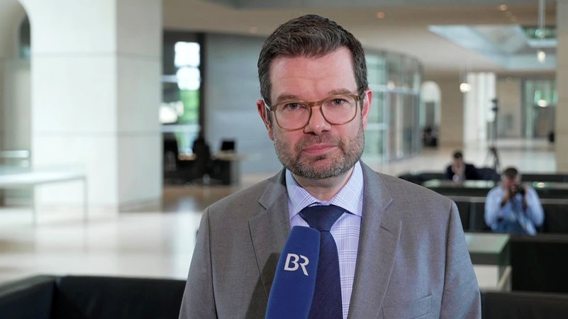 Keine Pflicht sich gegen Elementarschäden zu versichern - aber für alle ein Angebot. Das fordert Bundesjustizminister Buschmann (FDP) | Bild: BR / Kontrovers 2024 Keine Pflicht sich gegen Elementarschäden zu versichern - aber für alle ein Angebot. Das fordert Bundesjustizminister Buschmann (FDP)