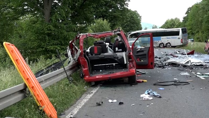 41 Verletzte: Reisebus in Unterfranken verunglückt