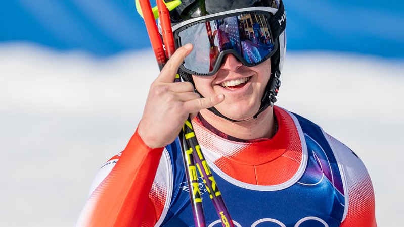 Franjo von Allmen gewann Gold in der Abfahrt. | Bild: picture alliance/KEYSTONE | MICHAEL BUHOLZER Franjo von Allmen gewann Gold in der Abfahrt.