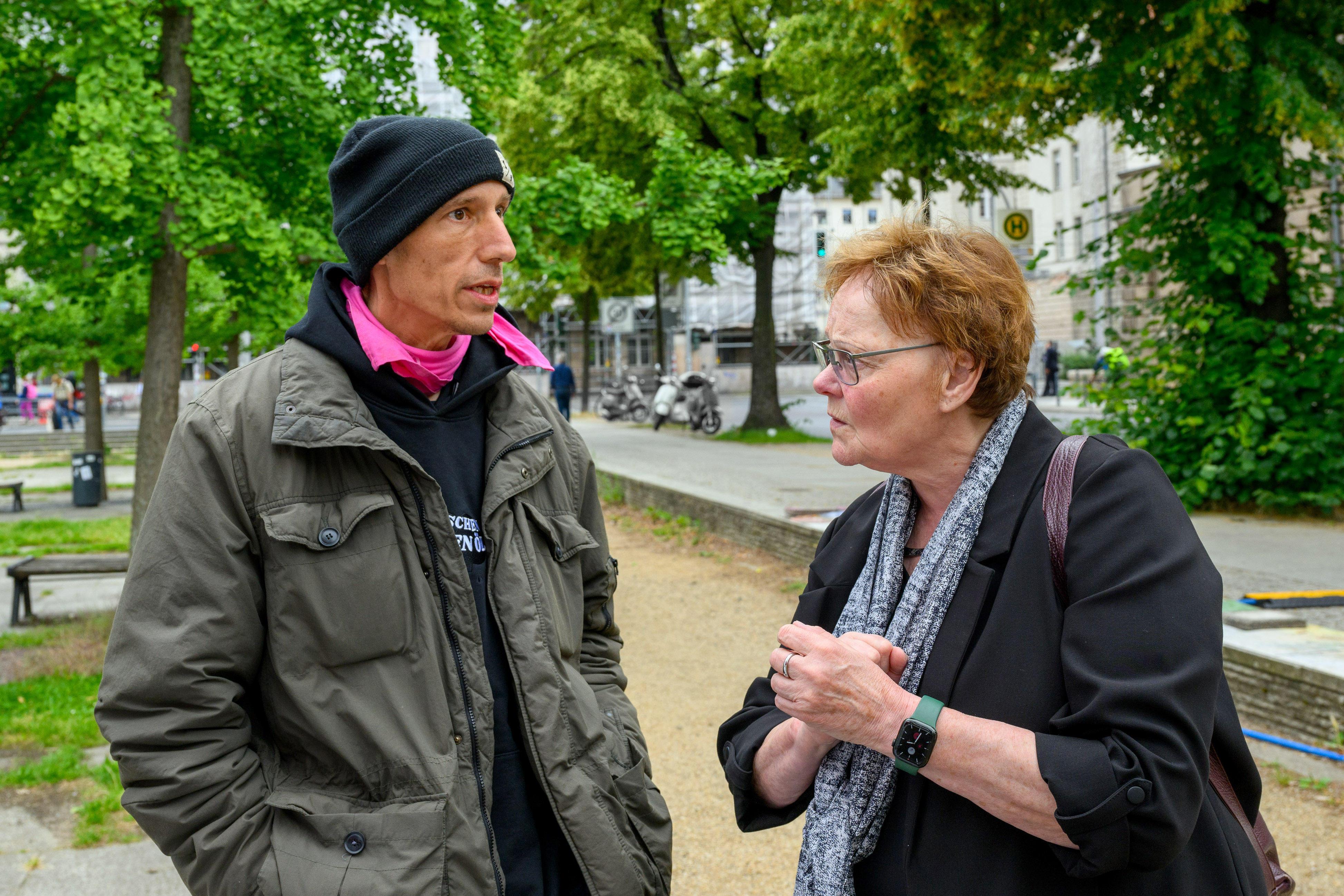 Klimaaktivisten In Berlin Unterbrechen Absoluten Hungerstreik | BR24