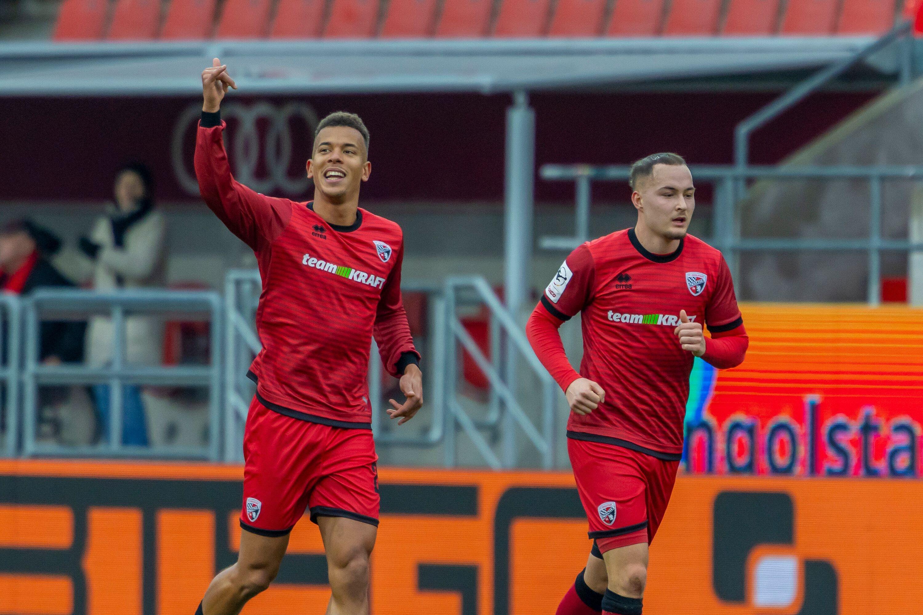 Ingolstadts Costly jubelt über seine Treffer