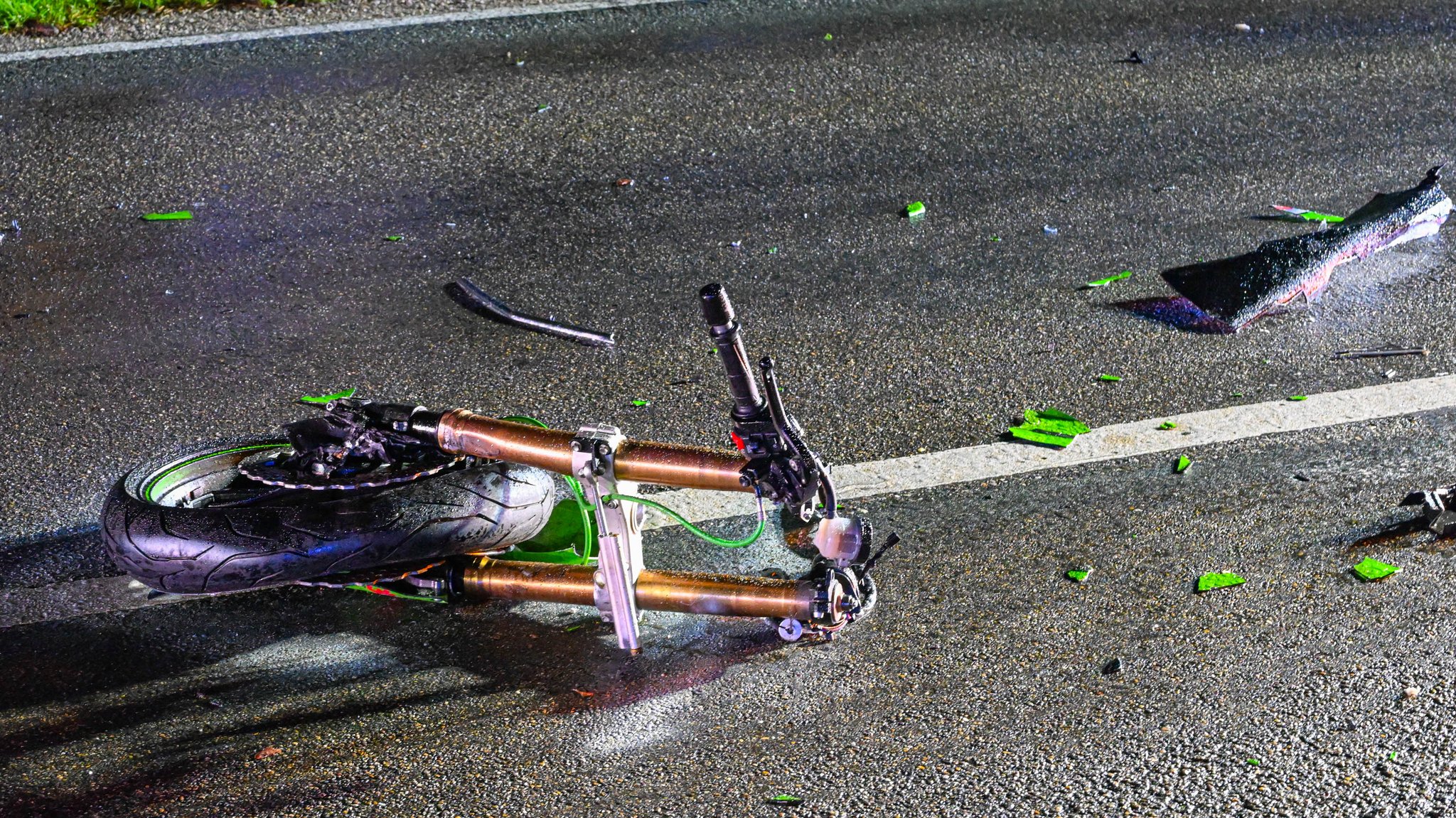 Zwei junge Menschen sterben nach Motorradunfall