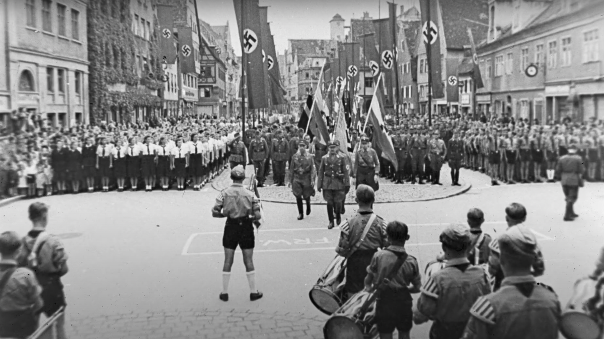Historische Fotos belegen, welche Rolle der Nationalsozialismus einst in Memmingen gespielt hat.