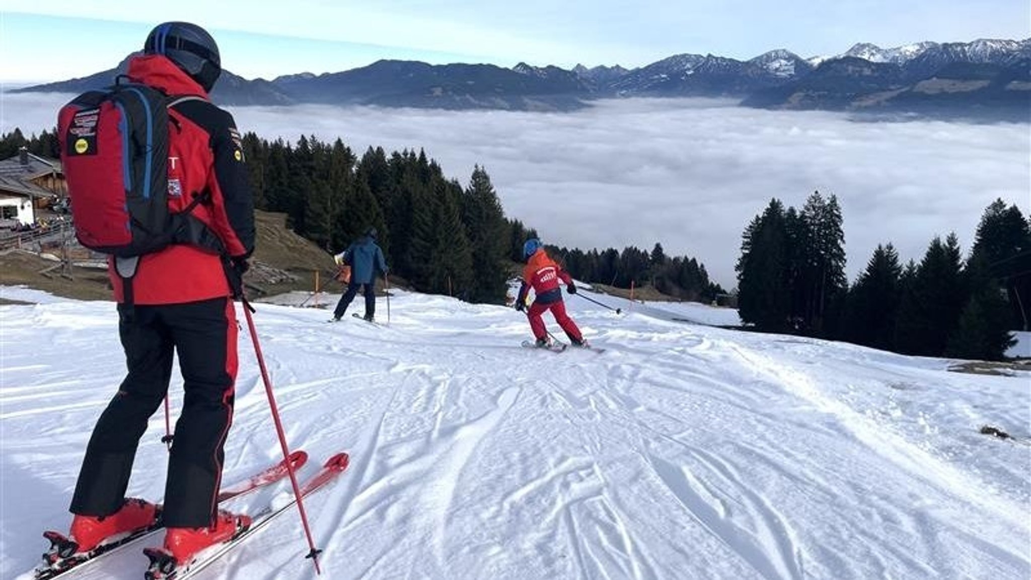 Skifahrer im Skigebiet Ofterschwang-Gunzesried | Bild: Markus Wessely, BR Skifahrer im Skigebiet Ofterschwang-Gunzesried
