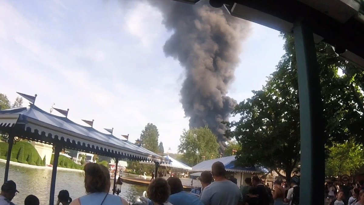 Flammen in Freizeitpark: Brand im "Europa-Park" in Rust