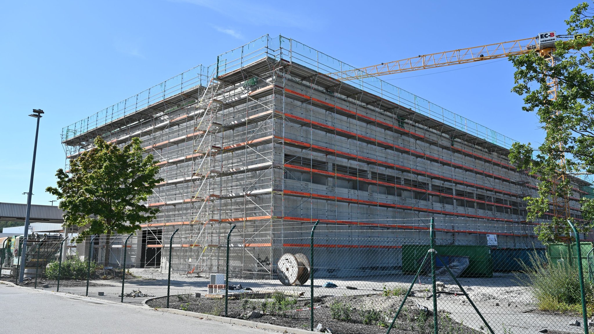 Die Halle, in der das Batterie-Testzentrum eingerichtet wird. 