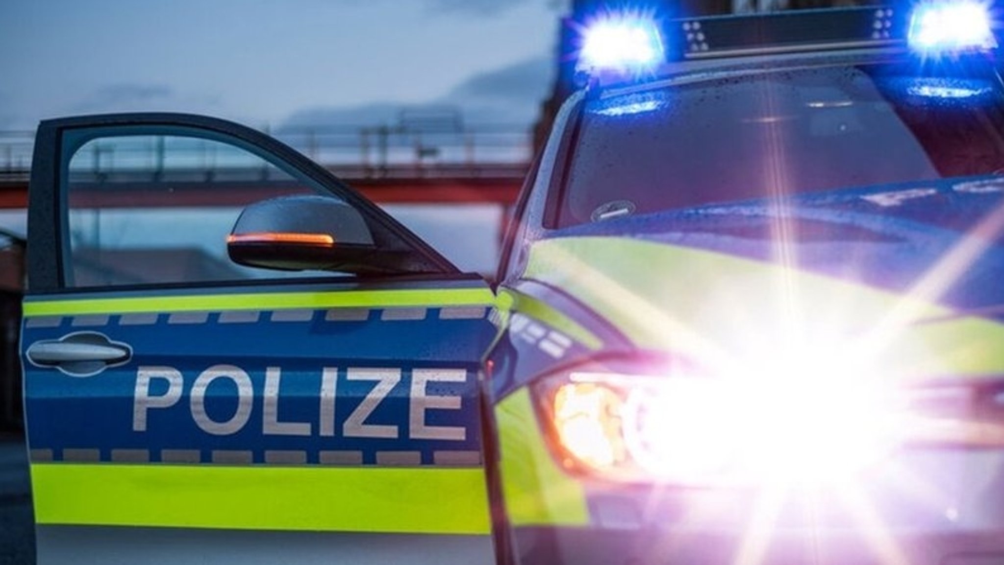 Polizeiauto mit Blaulicht