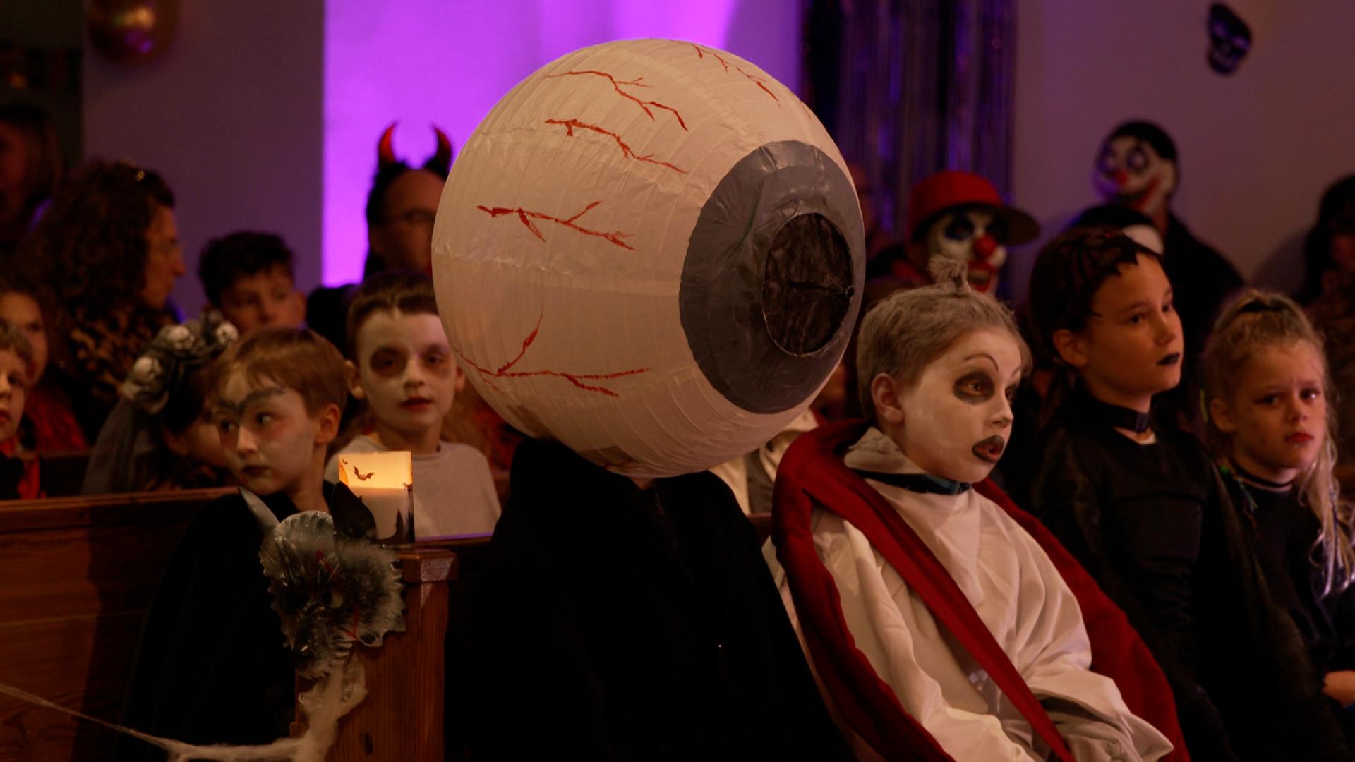 Reformationstag und Halloween passen ganz gut zusammen. Pfarrerin Tia Pelz bietet unter dem Motto "Gruselkirche" einen Familiengottesdienst an. 