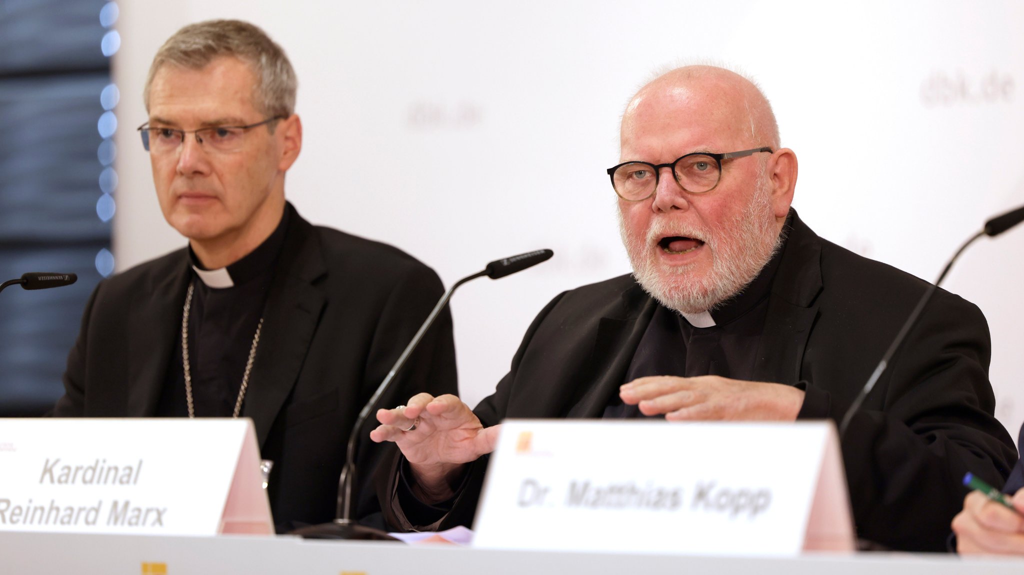 Bischöfe über KI: Gott wurde "Mensch" und nicht "Intelligenz"